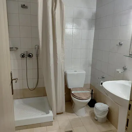 イシドラ Loutrós